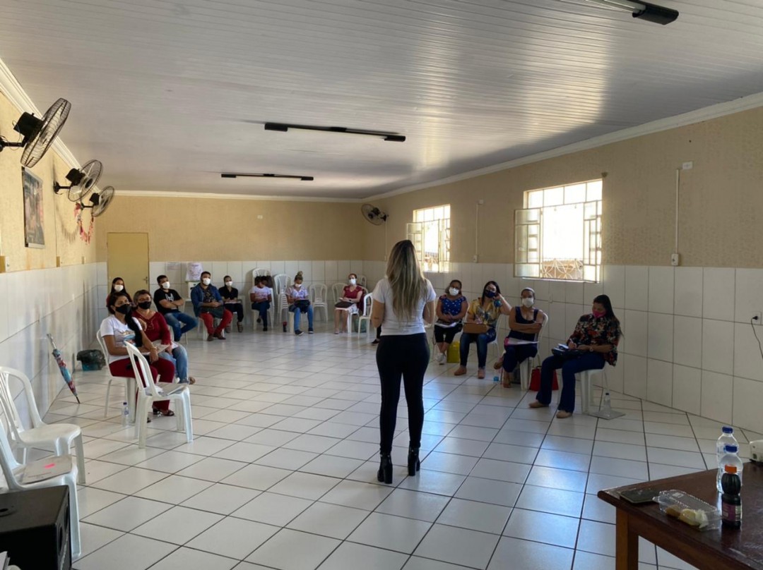Técnicos de enfermagem e enfermeiros que atuam nas Unidades de Saúde de Jaguarari participam de Treinamento sobre Vacina e Primeiros Socorros