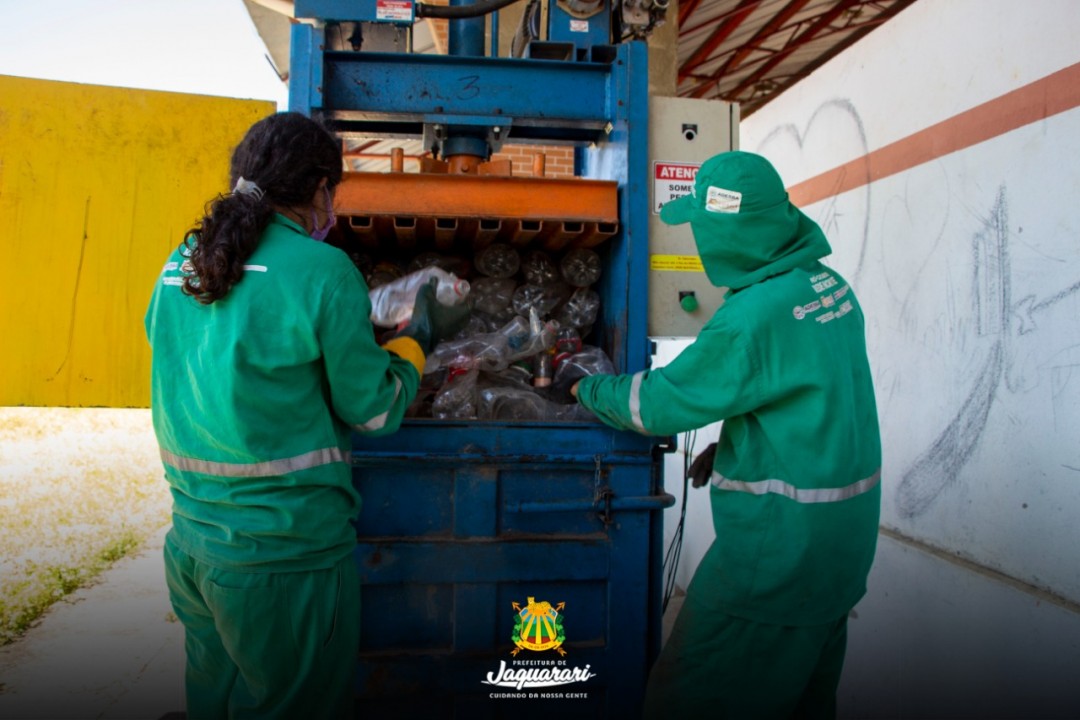 Cooperativa Recicla Jaguarari inicia processamento de materiais recicláveis  e técnico da SEDUR dá início a estudo para Plano Estadual de Resíduos Sólidos