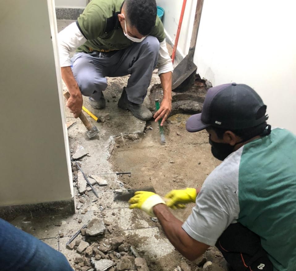 Reforma do Hospital Municipal realizada pelo ex-prefeito Everton Rocha apresenta uma série de problemas que atingem a rede de esgoto