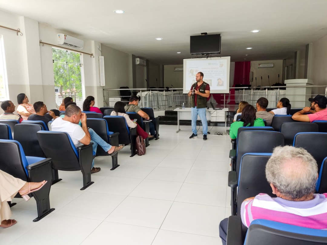 Boas práticas de higiene e manipulação de alimentos de origem animal foram tema de palestra voltada para comerciantes locais