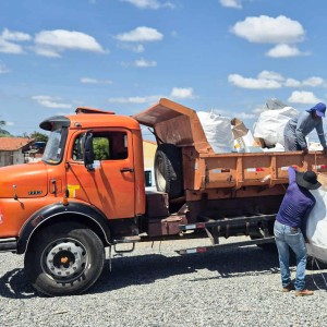 Prefeitura de Jaguarari realiza mutirão de limpeza de ruas e terrenos do distrito de Pilar